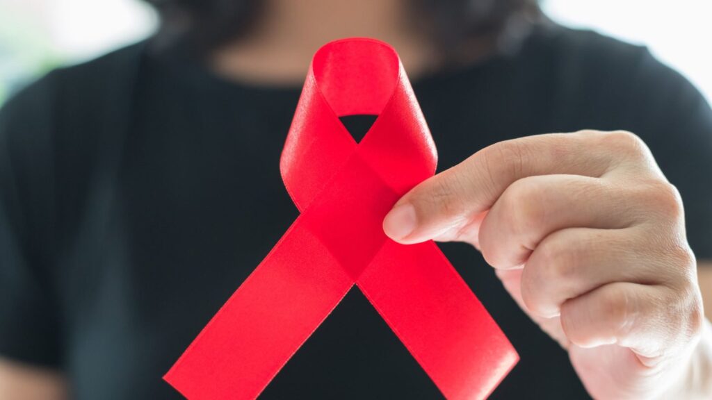 نسبة انتقال الإيدز من المرأة للرجل - موقع إيزيس 